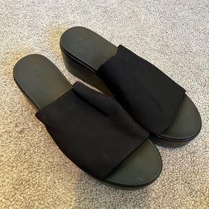 90s style slinky stretchy platform slides - Bebe brand - Size 9